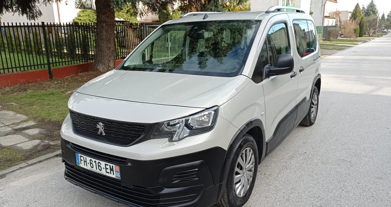 Peugeot Rifter cena 53900 przebieg: 77900, rok produkcji 2019 z Kielce małe 211